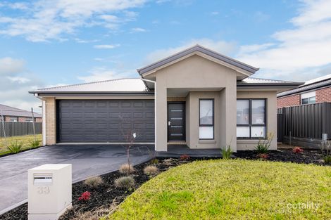 33 Amesbury Way, Clyde North, VIC 3978