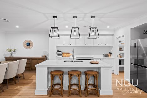 Property photo of 6 Paisley Place Spring Mountain QLD 4300