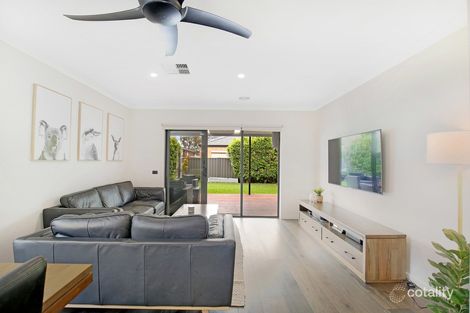 Property photo of 9 Yumbarra Parade Wollert VIC 3750
