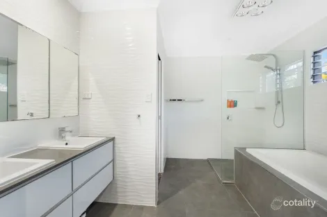 Property photo of 9 Ernest Street Woody Point QLD 4019