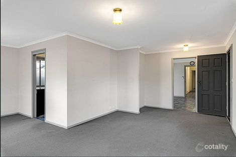 15 Madigan Cres, Woodcroft, SA 5162