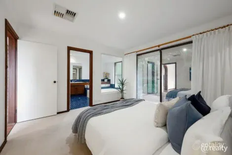 Property photo of 52 Chaucer Way Kalamunda WA 6076