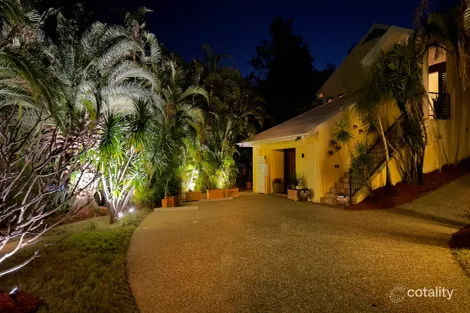 Property photo of 30 Clarkson Place Kenmore Hills QLD 4069