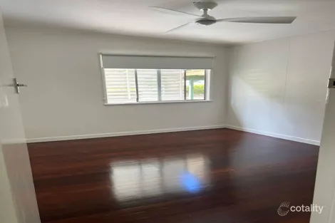 Property photo of 8 Suzanne Street Wynnum West QLD 4178