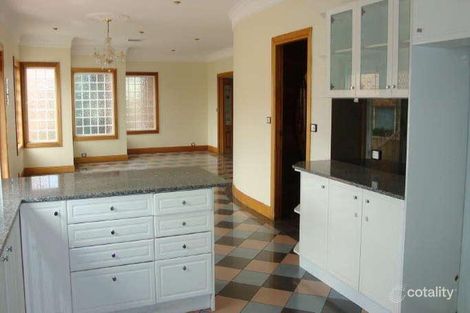 Property photo of 4 Rhys Place Edensor Park NSW 2176