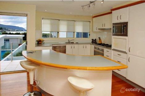 Property photo of 17 Aragan Circuit Bulli NSW 2516