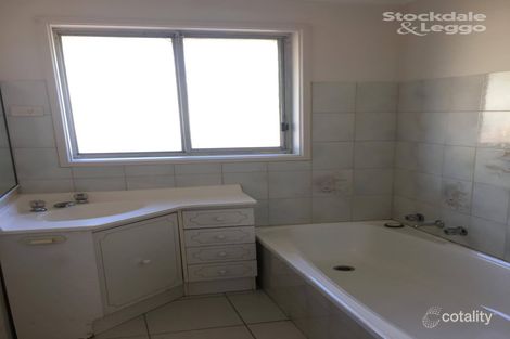 Property photo of 10 Guest Avenue Albanvale VIC 3021