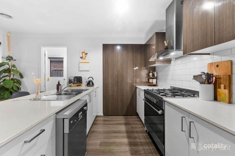 Property photo of 9 Plover Street Pakenham VIC 3810