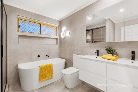 Property photo of 19 Turtur Close Mill Park VIC 3082