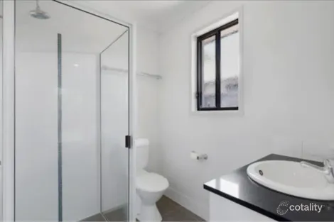 Property photo of 17 Newport Parade Blacks Beach QLD 4740