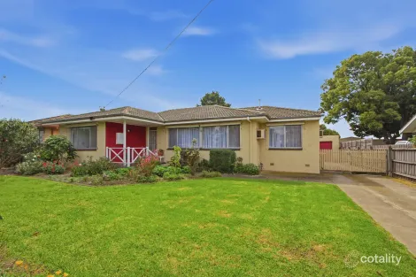 28 Sale Rd, Maffra, VIC 3860