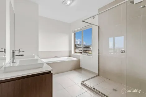 Property photo of 25 Woolondoon Drive Highton VIC 3216