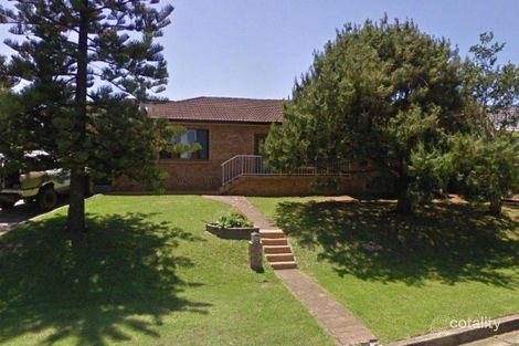 19 Noble Pde, Lake Heights, NSW 2502