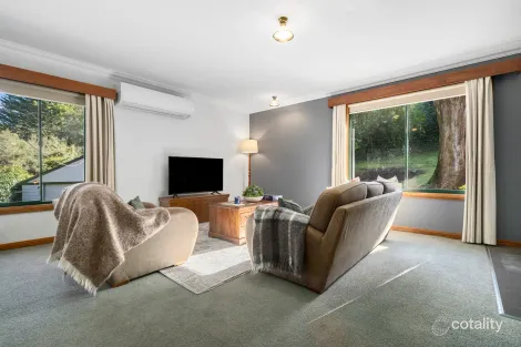 Property photo of 7 Fern Glen Avenue Mount Dandenong VIC 3767