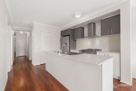 Property photo of 14 Dewpond Crescent Wollert VIC 3750