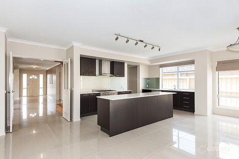 Property photo of 18 Sargood Drive South Morang VIC 3752