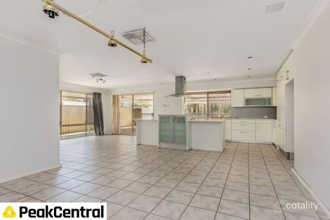 Property photo of 19 Seabrook Place Success WA 6164