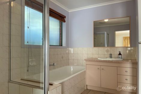 Property photo of 4 Border Drive Mill Park VIC 3082