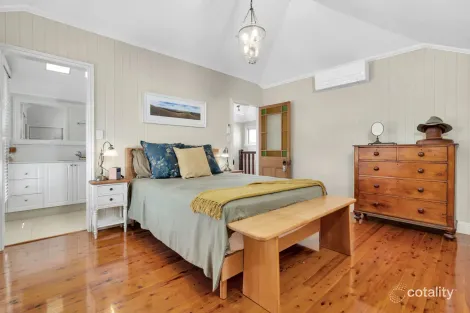 Property photo of 10 Dowar Street Coorparoo QLD 4151