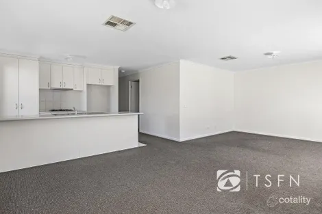 Property photo of 2/6A Barnett Drive Kangaroo Flat VIC 3555