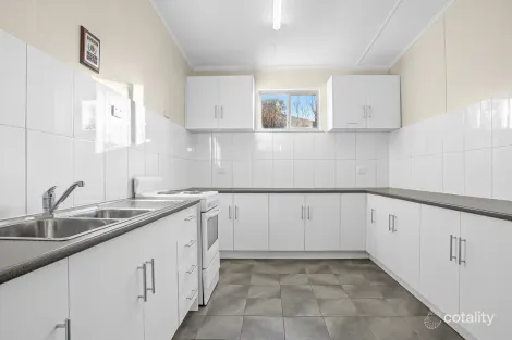 Property photo of 14 Riddoch Street Penola SA 5277