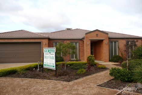 Property photo of 4 Red Blaze Place Tarneit VIC 3029