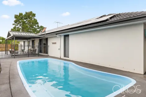 Property photo of 8 Octantis Court Bridgeman Downs QLD 4035