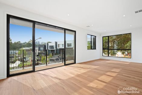Property photo of 10 Makybe Walk Doncaster VIC 3108
