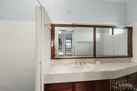 Property photo of 44 Highland Close Charlestown NSW 2290