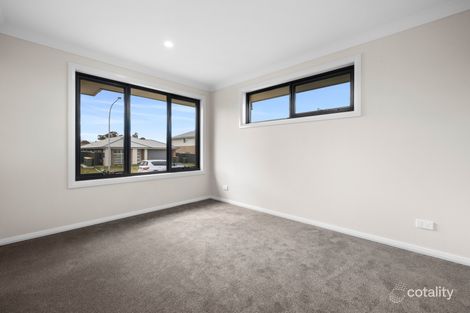 Property photo of 12 Edye Circuit Orange NSW 2800