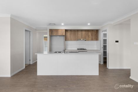 Property photo of 12 Edye Circuit Orange NSW 2800