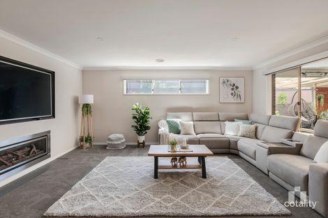 Property photo of 31 Breenview Place Doreen VIC 3754