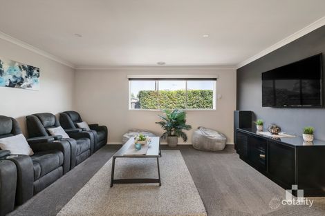 Property photo of 31 Breenview Place Doreen VIC 3754
