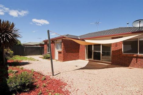 Property photo of 21 Mundi Crescent Manor Lakes VIC 3024