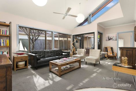 Property photo of 10 Columban Avenue Strathmore VIC 3041