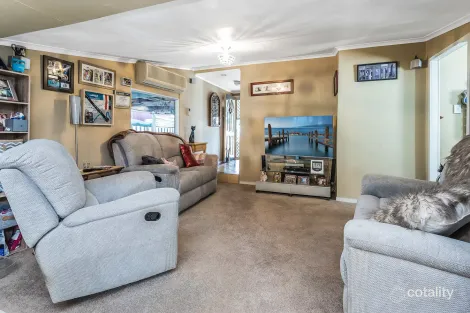 Property photo of 32 Ninth Avenue Sandgate QLD 4017