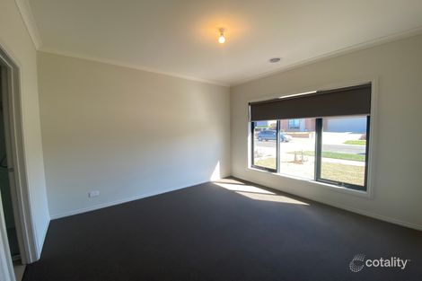 Property photo of 84 Everard Avenue Clyde North VIC 3978