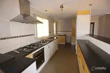 Property photo of 7 Oleosa Court Kambalda West WA 6442