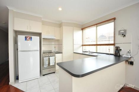 Property photo of 8 Mulberry Pass Craigieburn VIC 3064