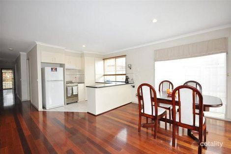 Property photo of 8 Mulberry Pass Craigieburn VIC 3064