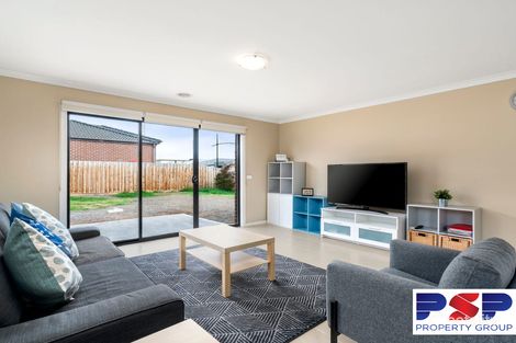 Property photo of 9 Horan Way Weir Views VIC 3338