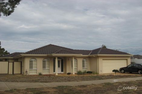 1 Hawkesbury Ave, Hillside, VIC 3037