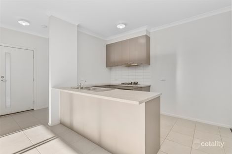 Property photo of 31 Seaford Circuit Truganina VIC 3029