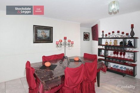 Property photo of 11 Sutherland Way Roxburgh Park VIC 3064