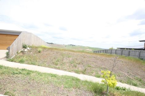 33 Exmoor Cl, Highton, VIC 3216