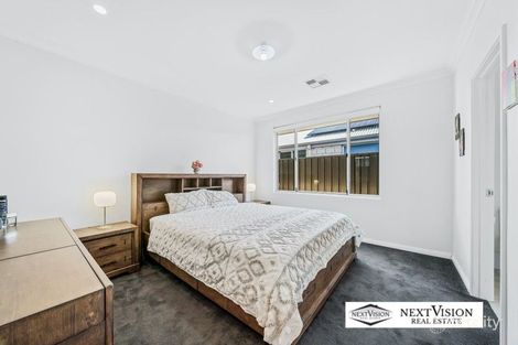 Property photo of 8 London Link Aubin Grove WA 6164