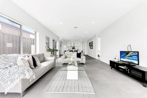Property photo of 128 Champion Parade Craigieburn VIC 3064