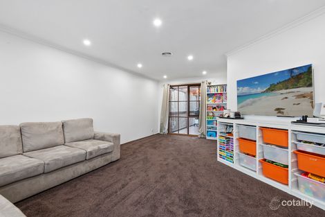 Property photo of 10 Southwell Close Endeavour Hills VIC 3802