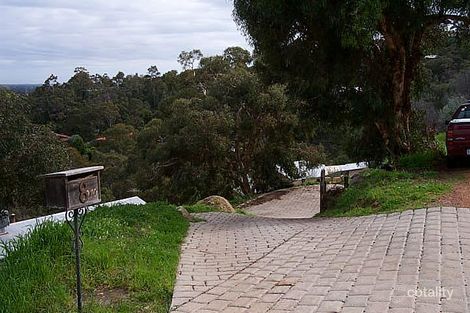 8 Vivian Way, Boya, WA 6056