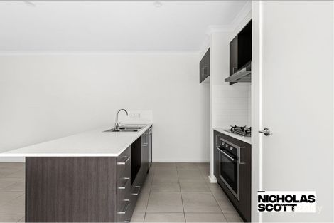 Property photo of 1 Winscombe Road Werribee VIC 3030